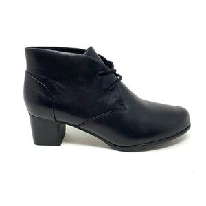 Clarks Un.Damson Tie black leather ankle boots